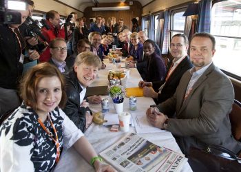 Var minister under Reinfeldt – nu glad att ha flyttat med familjen från Sverige