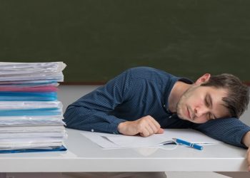 10 000 kronor extra till lärare löser inga problem