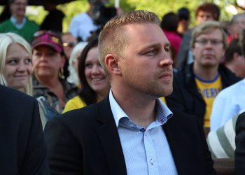 Ingrid Carlqvist polisanmäler Mattias Karlsson som fortsätter ljuga i Expressen