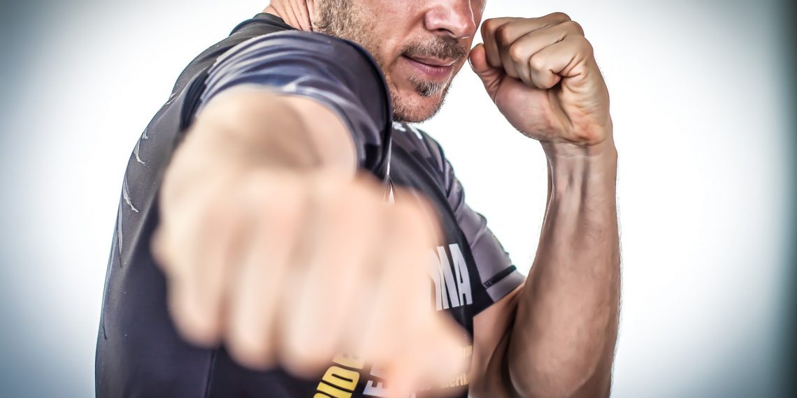 Sverige vaknar #40: Så försvarar du dig mot invandrargängen