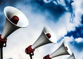 Mycket är konstigt men vår uppgift är glasklar