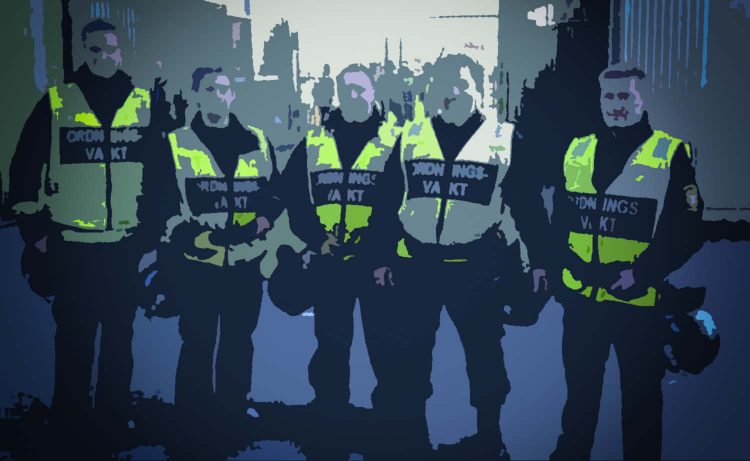 Genrebild. Ordningsvakter. Foto: Gatelaw. Bilden har manipulerats och personerna på bilden har inget med innehållet att göra.