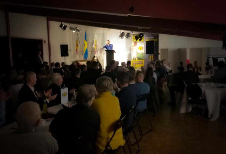 Fullsatt i stora salen. Foto: Svegot.