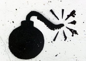 Misstänkt bomb utanför pizzeria i Eksjö har desarmerats