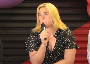 Transperson petad från handbolls-VM – ingen ville duscha med honom