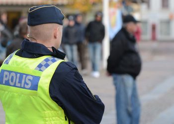 Tjuvpoliserna i AB Sverige hjälper till att riva samhällskontraktet