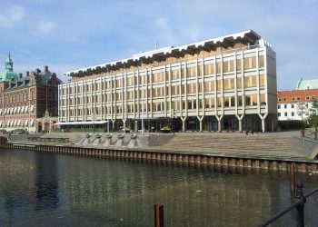 Hela kommuner vill stämplas som ”utsatta” för att slippa migranter