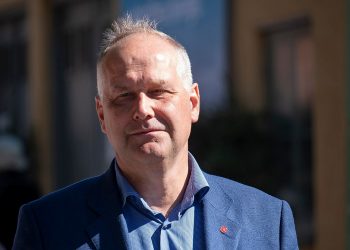 Sverige vaknar #99: Jonas Sjöstedt drar till Hanoi