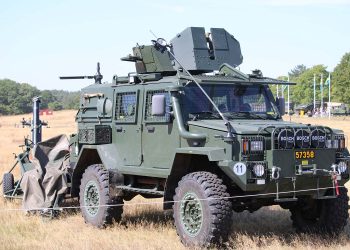 Rikslarm utfärdat – tungt bepansrade militärfordon stulna