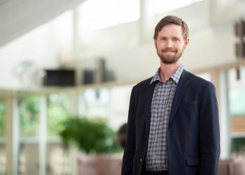 Miljöpartiet vill ändra lagen så att ännu fler ensamkommande får stanna