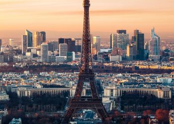 Imorgon stänger även Frankrike sina gränser