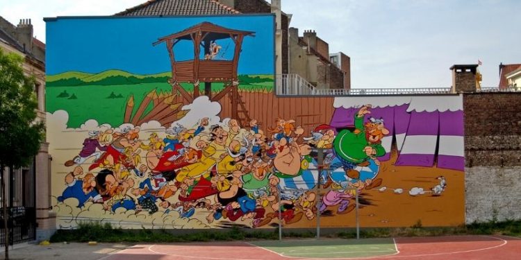 På en vägg i Bryssel finns denna hyllning till Asterix och hans skapare.