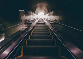 Man gripen för att ha slickat på biljettmaskin – ville sprida coronaviruset