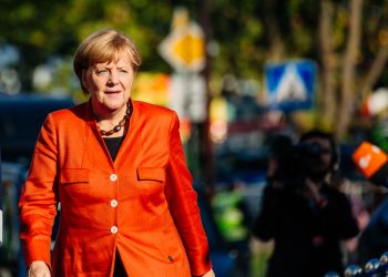 Merkel sa att stängda gränser är helt fel coronalösning – stänger nu Tysklands gränser