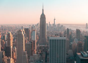 Sjukvården i New York helt fullbelagd av coronapatienter