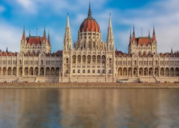 Ungerska parlamentet ger Viktor Orbán mer makt i coronakrisen