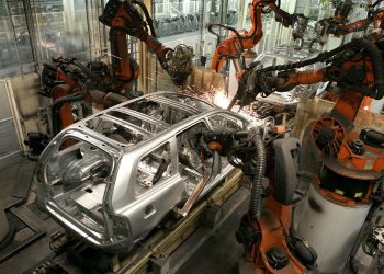 Volvo stoppar arbetet på alla fabriker i Sverige