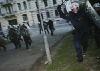 Kravallpolis redo när vårdplatserna tar slut i Stockholm