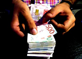 Vad fan får jag för *host* pengarna?