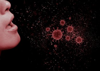 Folkhälsomyndigheten medger att Covid-19 kan smitta innan symptom