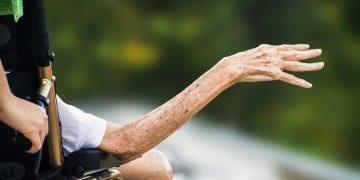 Sverige vaknar #157: Vilka tar hand om våra äldre?