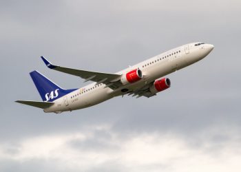 200 ”svenskar” flögs hem från Gambia