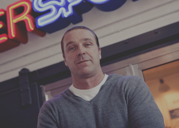 Dumpen – Hjältar eller förövare?