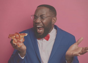 Pengar och pizza ska få Ahmed att rösta